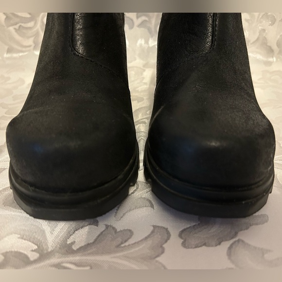 Sorel Joan Of Artic Wedge II Chelsea Boots, Size 8.5, Black - Picture 7 of 10